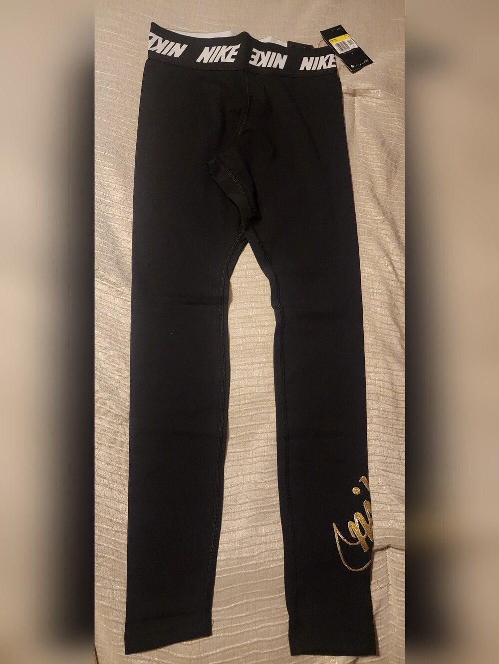 Women's Nike Leggings Tight Fit Size Small, NWT